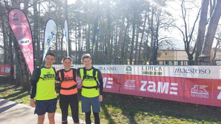 Tekači v Lipici; Vir: Kobilarna Lipica